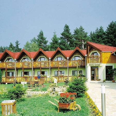 Park Hotel Cingov Smizany Ngoại thất bức ảnh